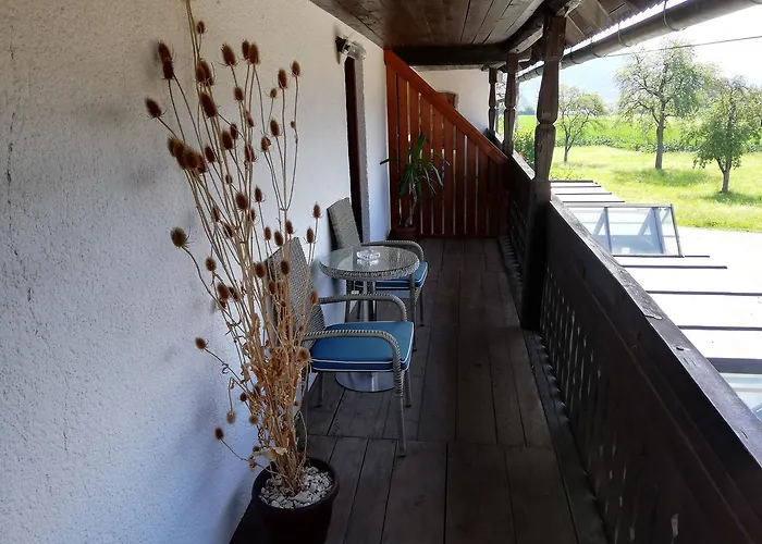 بيت ضيافة Turisticna Kmetija Plaznik Ljubno